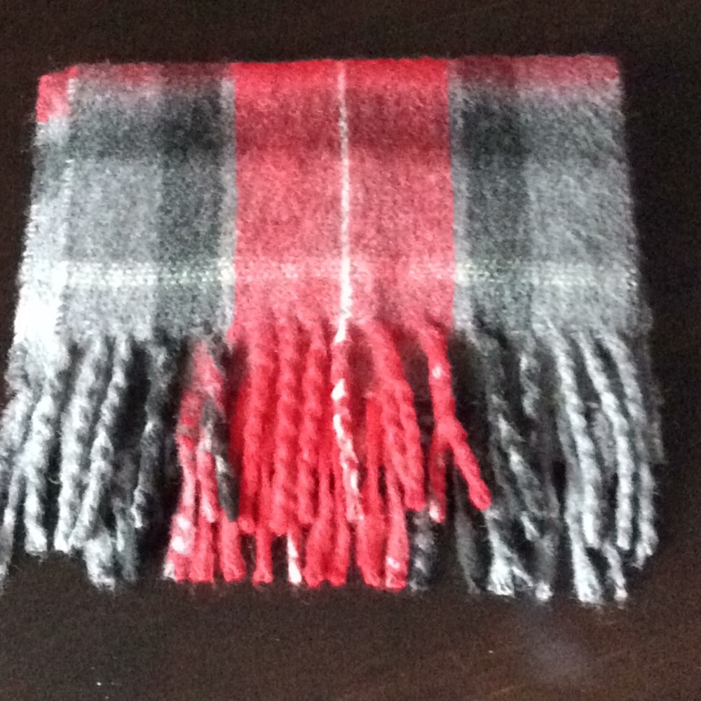 Jacqueline Ferrar fringed winter scarf (5424)